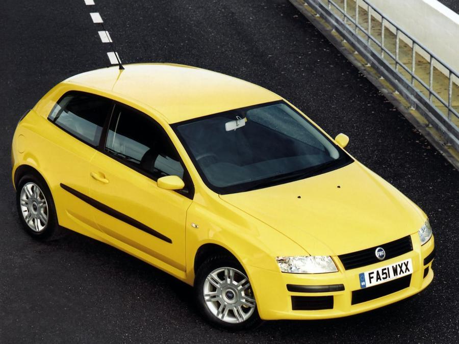  Fiat Stilo 3-Door 2001 года  (UK) (фото 2 из 3)